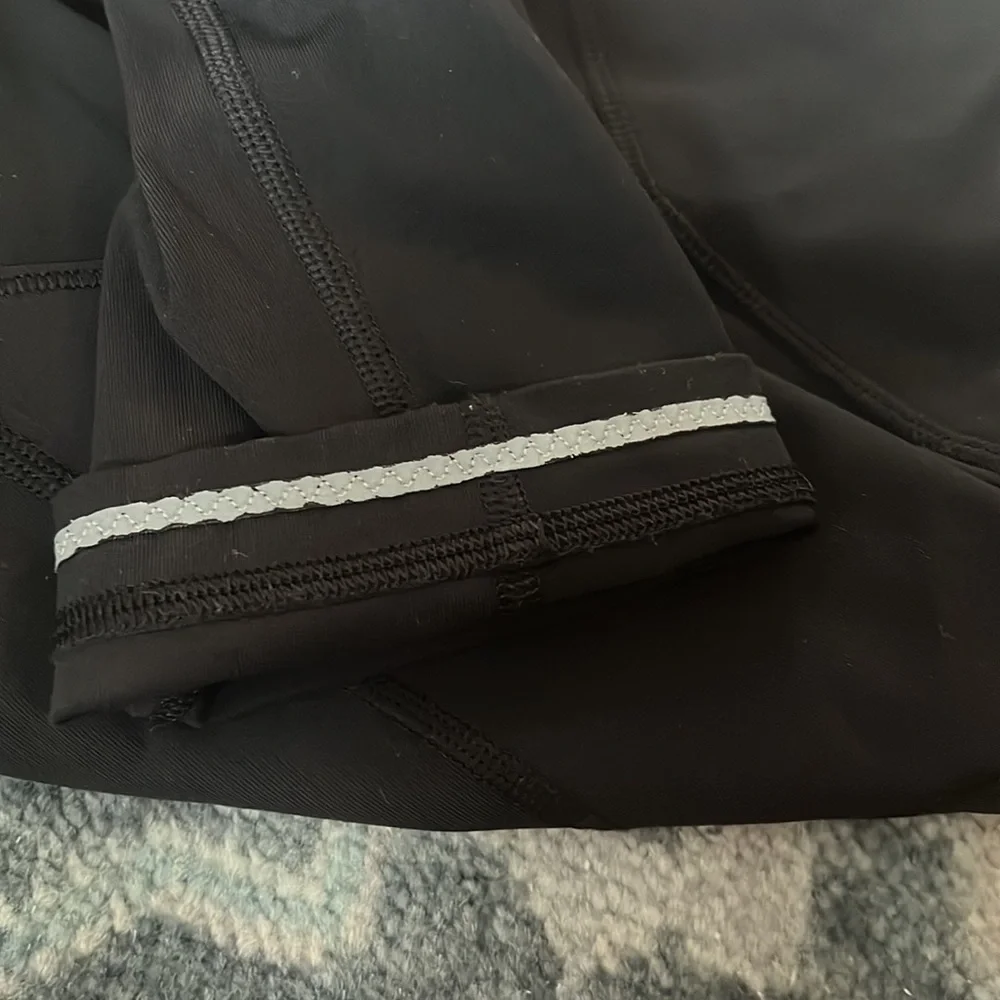 Lululemon running tights - Picture 4 of 7